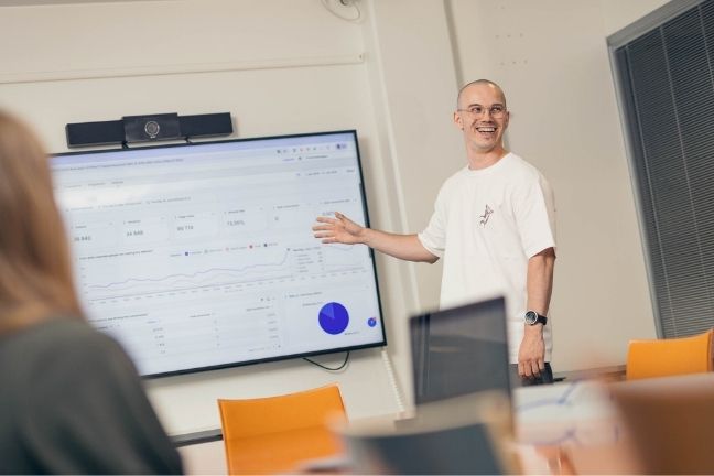 hakukonemainontakoulutus