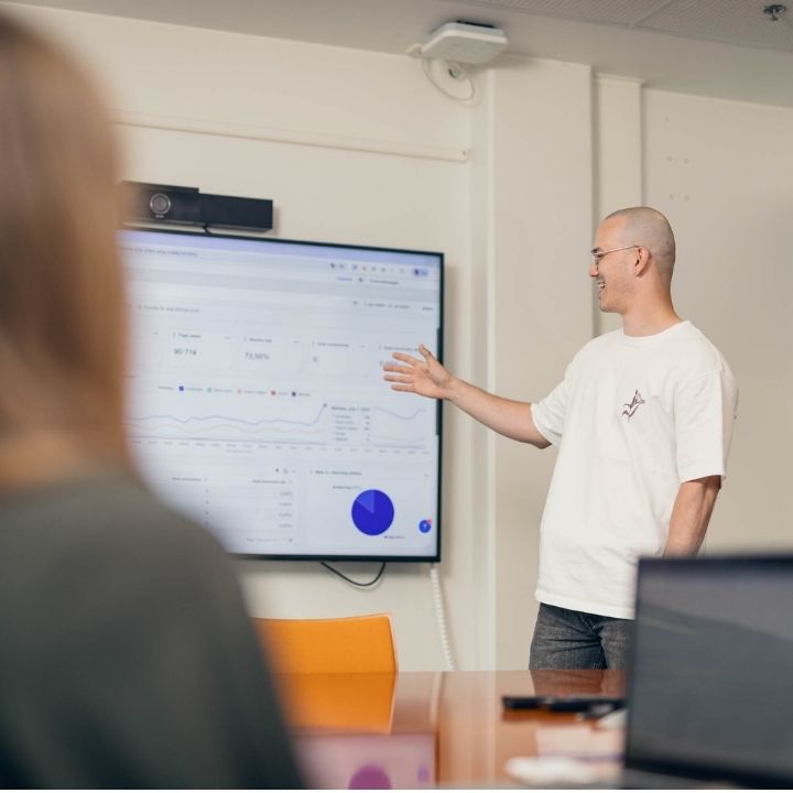 hakukonemainontakoulutus